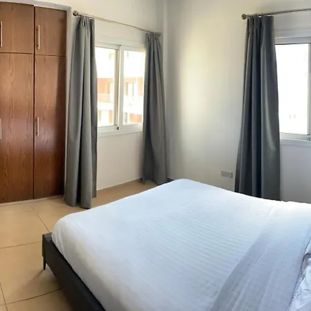 Sunshine Escape Apartment *